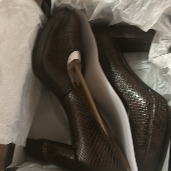 Brand New Naturalizer Berlin Heels in Chestnut Python. Size 8.5W. - Picture 3 of 5